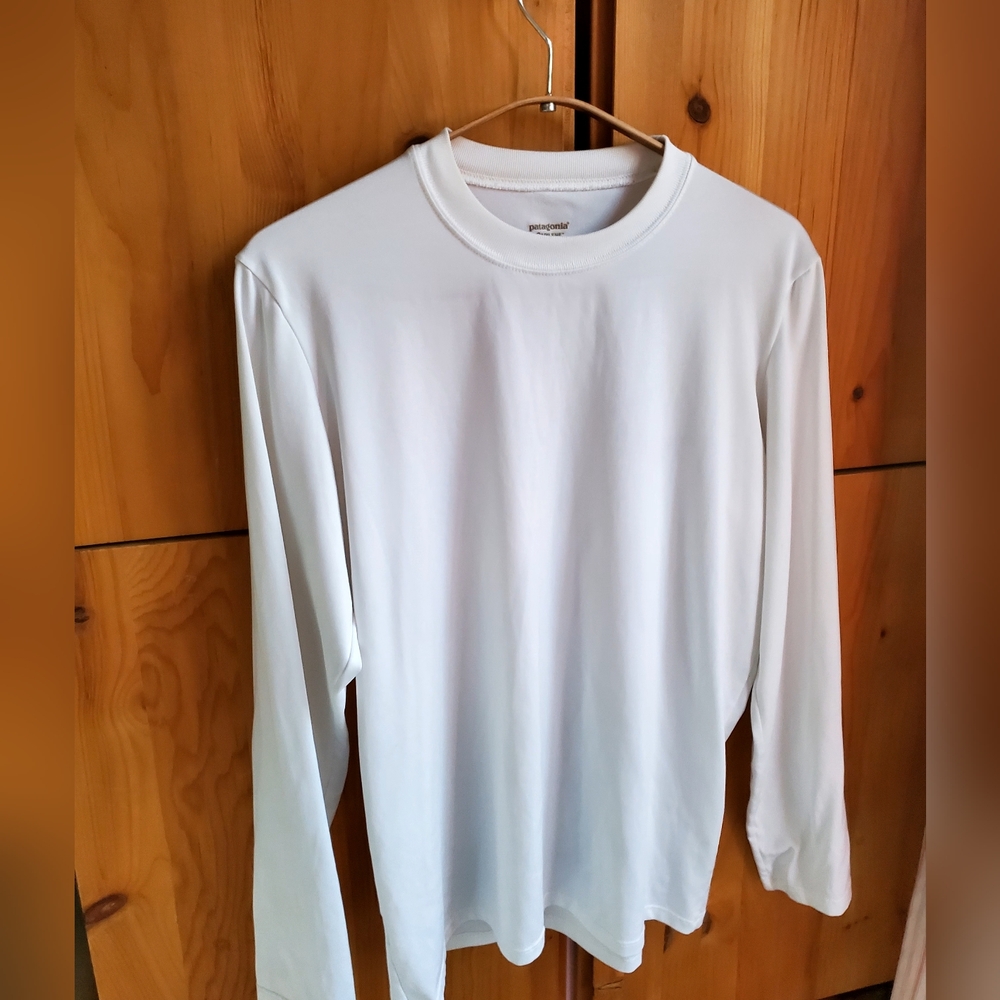 Patagonia Men's White Long Sleeve Capilene Top Size Small